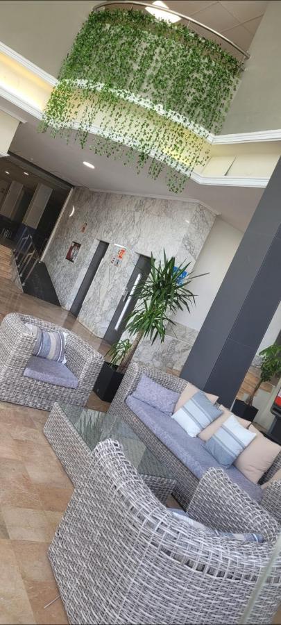 A Estrenar Preciosos Inter2, New Ln 12 Months Open! Self Check In! Reserva Garaje! Salou